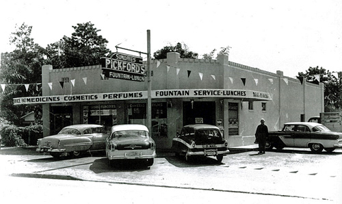 Britton Plaza Sign - Tampa, FL, South Tampa's Britton Plaza…